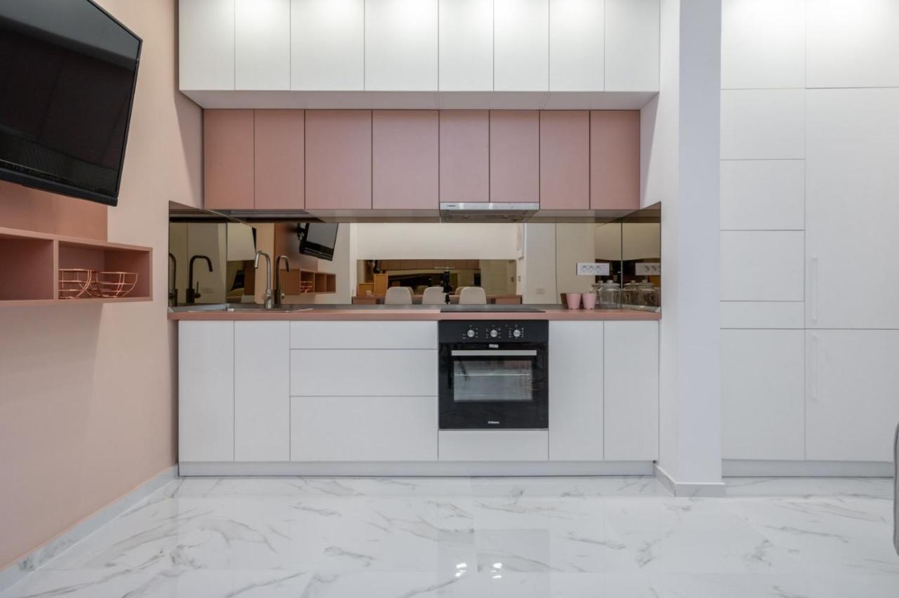 Fantastic City Center Apartment Bucarest Extérieur photo